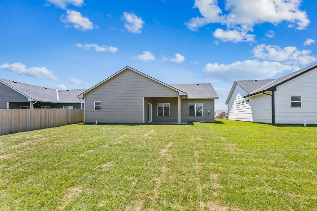 8992 E Forbes Circle Bel Aire KS 67226