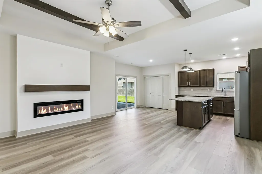 8992 E Forbes Circle Bel Aire KS 67226