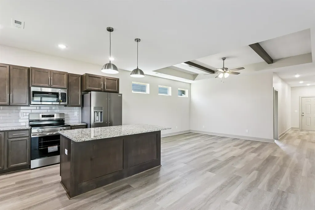 8992 E Forbes Circle Bel Aire KS 67226