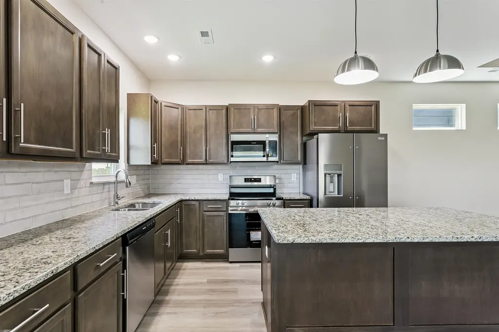 8992 E Forbes Circle Bel Aire KS 67226