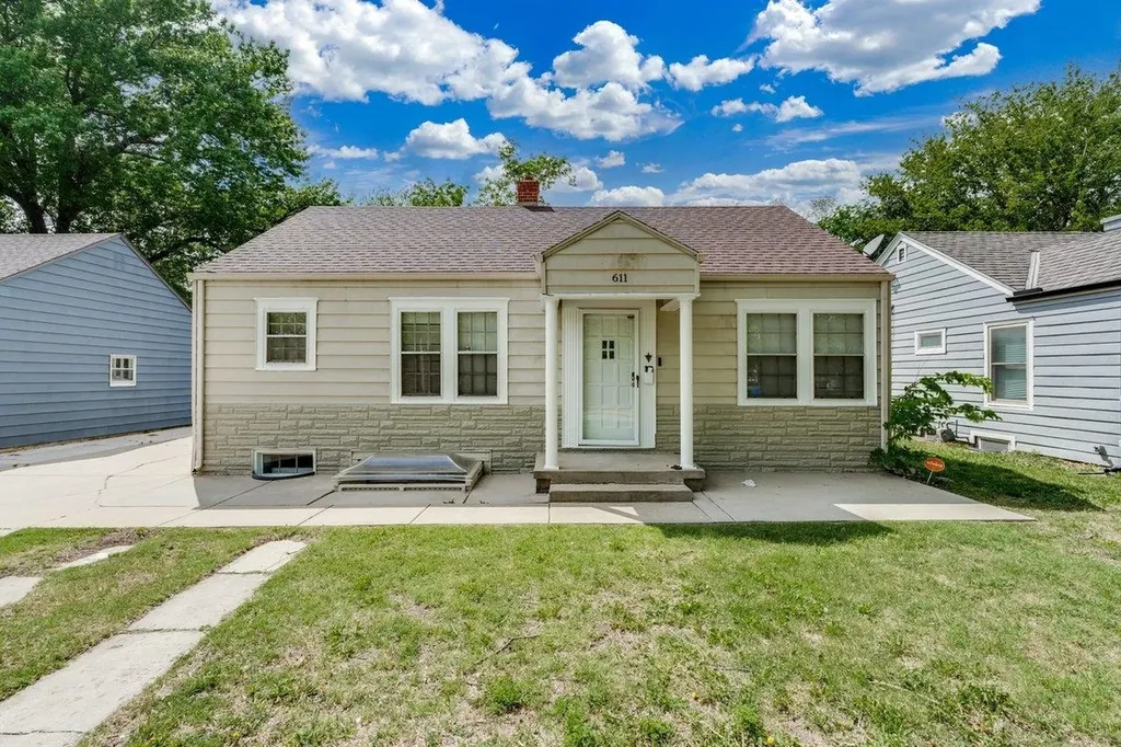 Wichita KS, 611 S Pershing