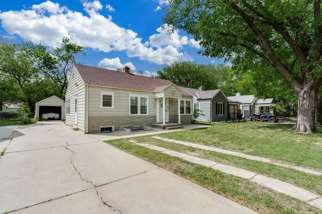 611 S Pershing Wichita KS 67218