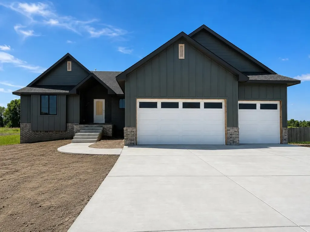 5865 N St Paul Court Wichita KS 67204