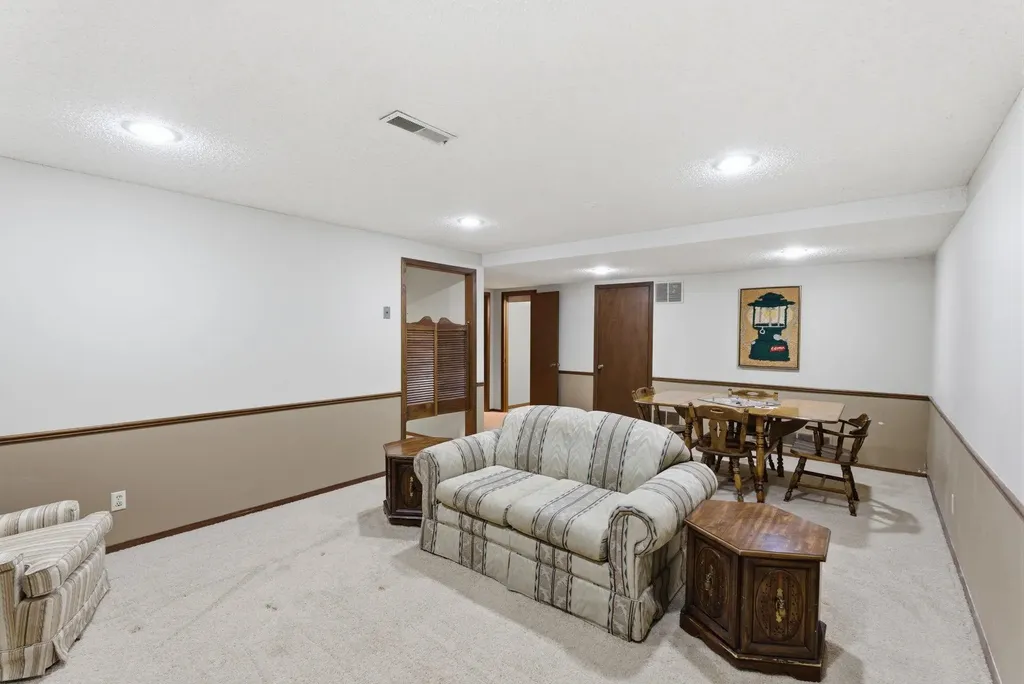 6903 E 14th Wichita KS 67206