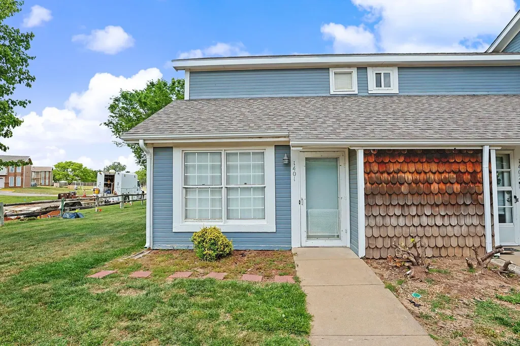 6725 W Shade Wichita KS 67212
