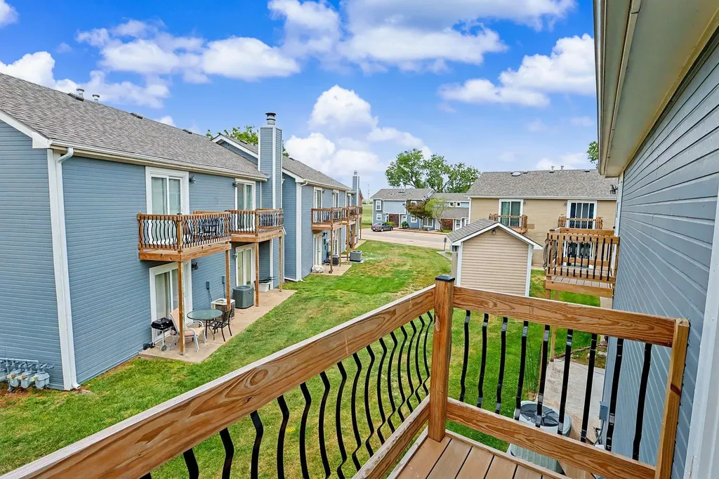 6725 W Shade Wichita KS 67212