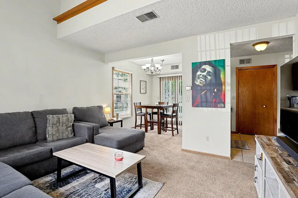 6725 W Shade Wichita KS 67212