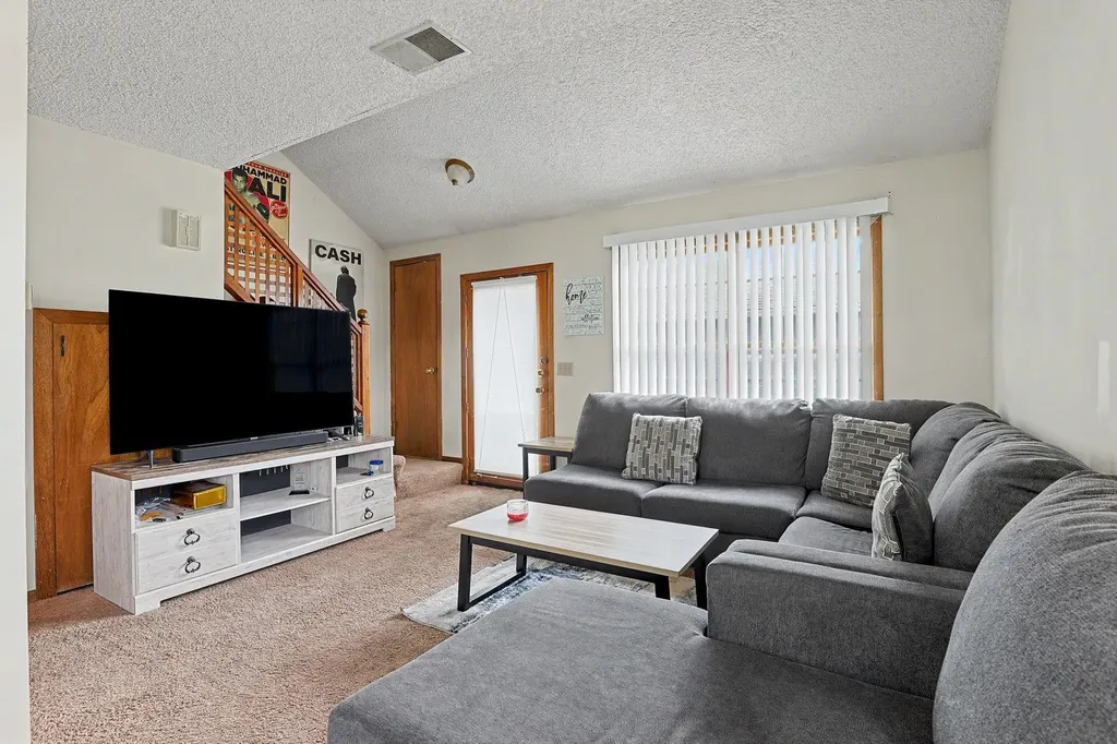 6725 W Shade Wichita KS 67212