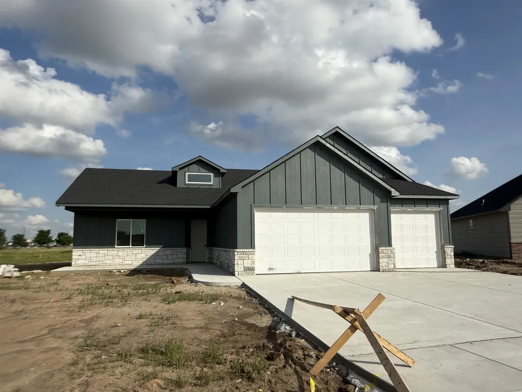870 N Main Goddard KS 67052