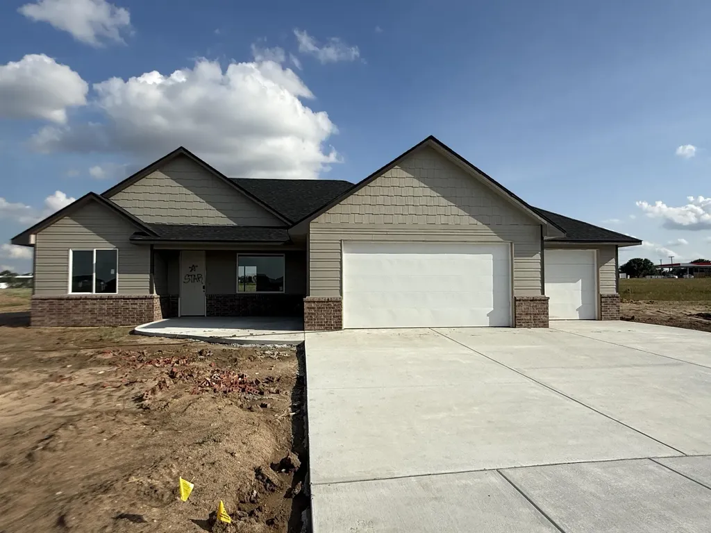 866 N Main Goddard KS 67052