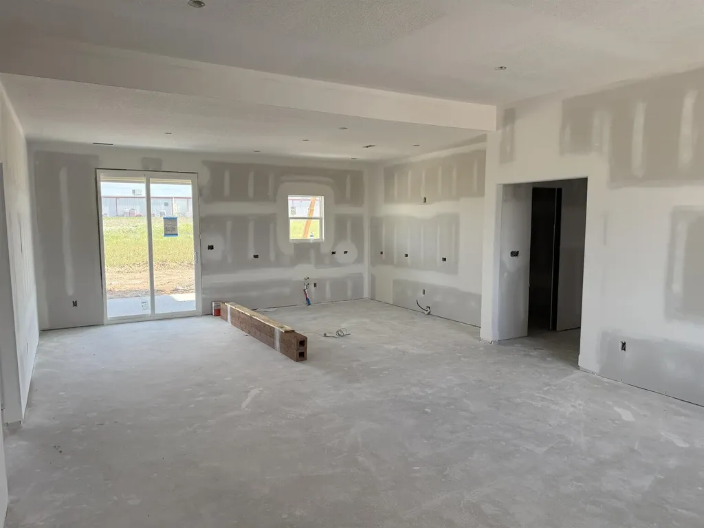 866 N Main Goddard KS 67052