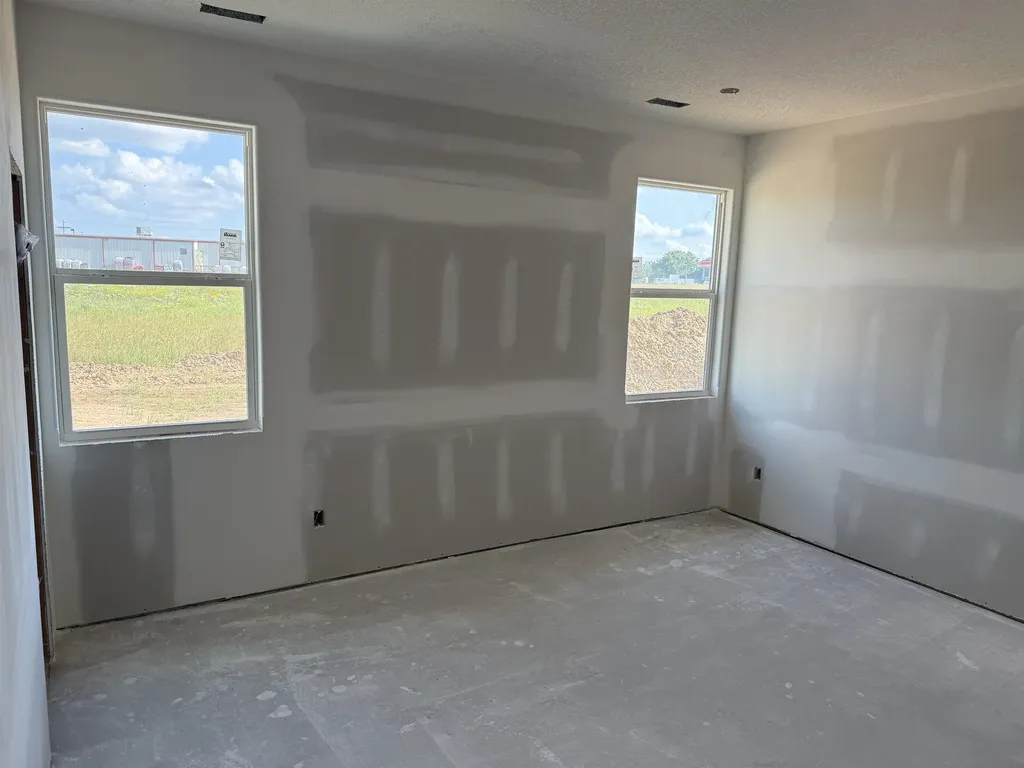 866 N Main Goddard KS 67052