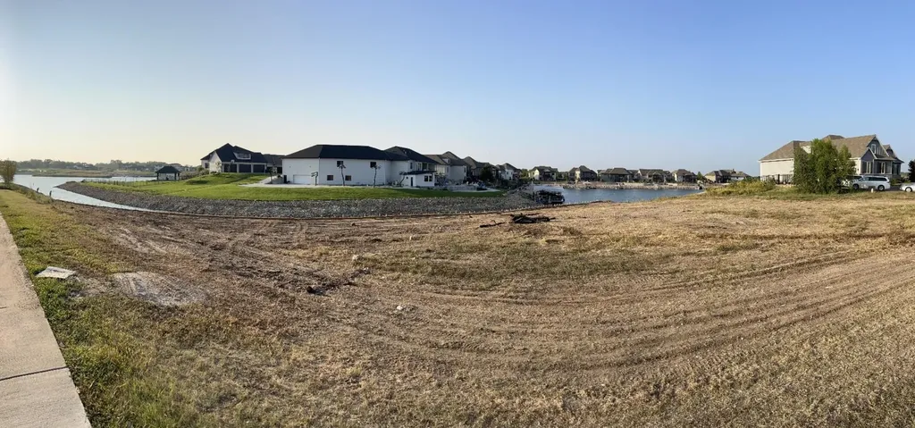 4524 W Shoreline Wichita KS 67205
