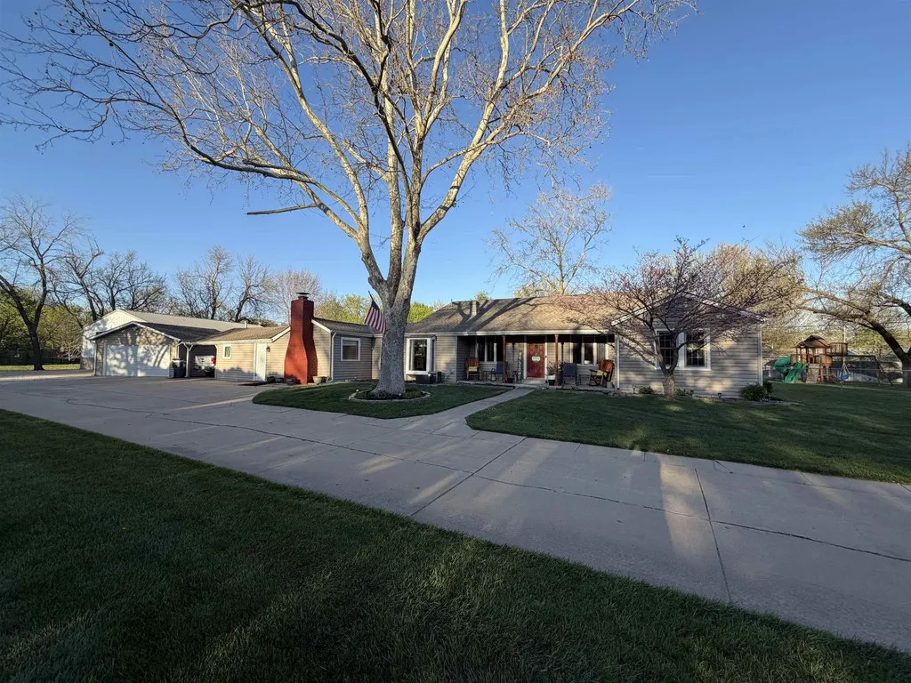 250 N Byron Road Wichita KS 67212