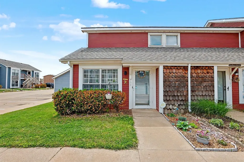 6725 W Shade Wichita KS 67212