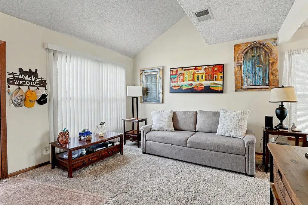 6725 W Shade Wichita KS 67212