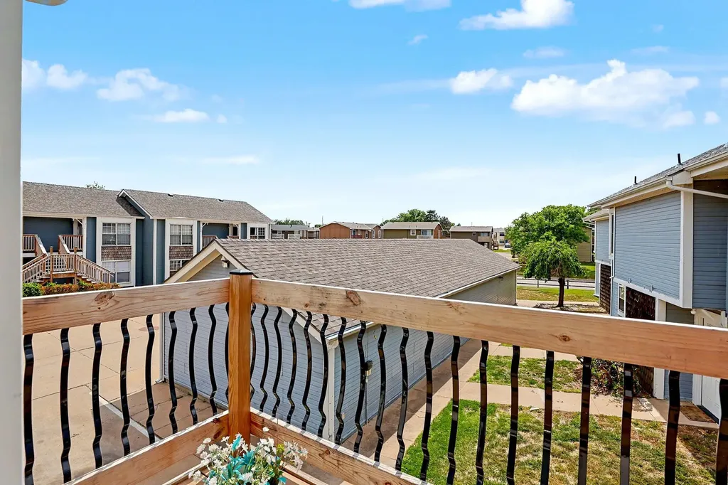 6725 W Shade Wichita KS 67212