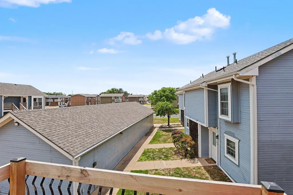 6725 W Shade Wichita KS 67212