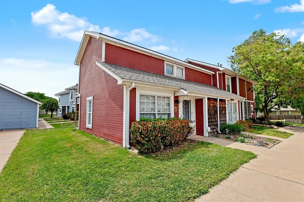 6725 W Shade Wichita KS 67212