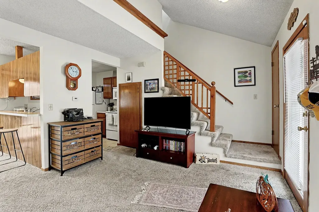6725 W Shade Wichita KS 67212