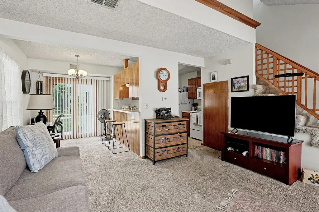 6725 W Shade Wichita KS 67212