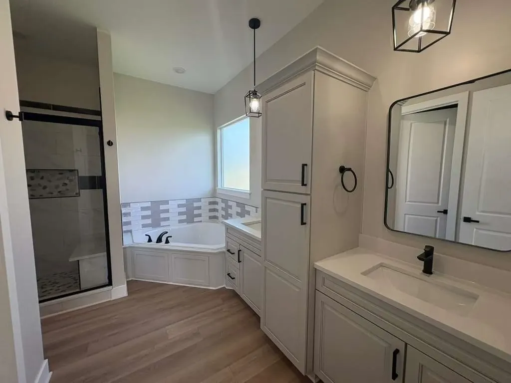 5046 N Remington Street Bel Aire KS 67226