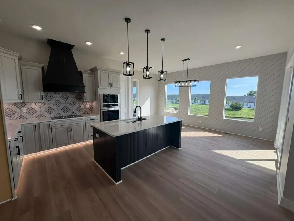 5046 N Remington Street Bel Aire KS 67226