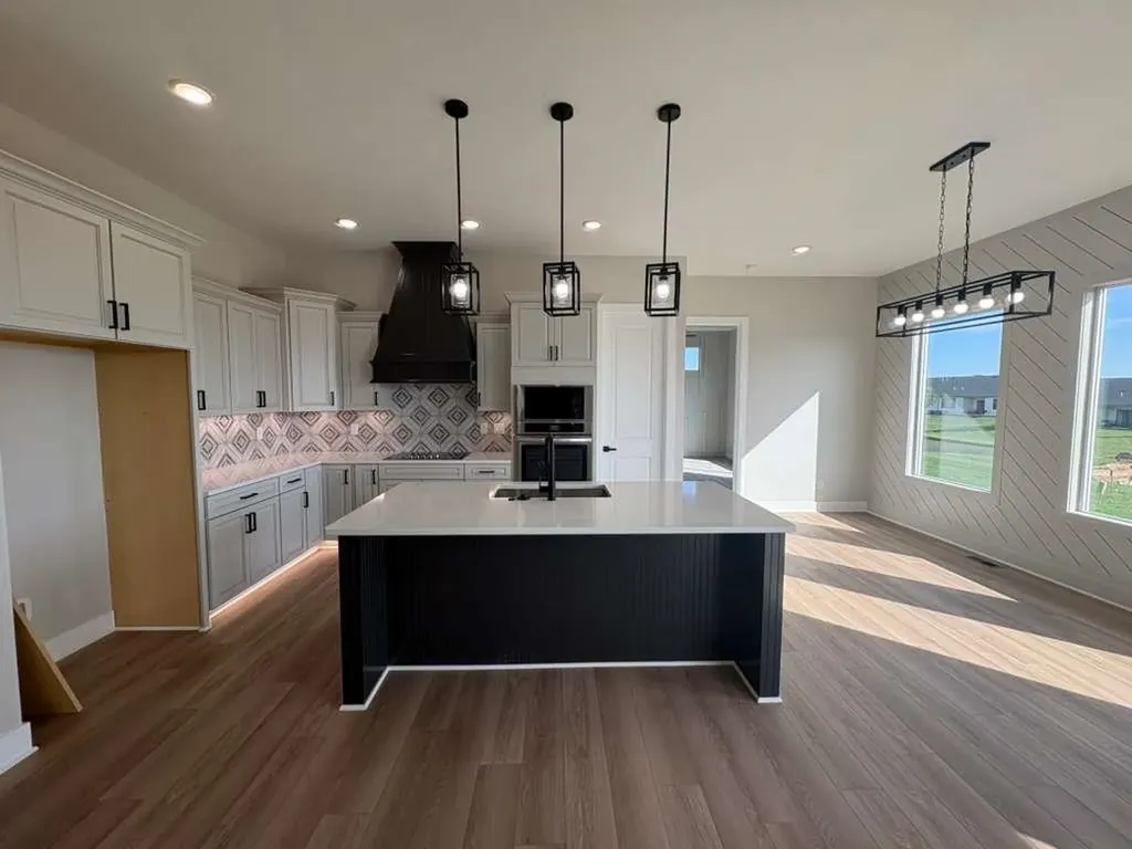 5046 N Remington Street Bel Aire KS 67226