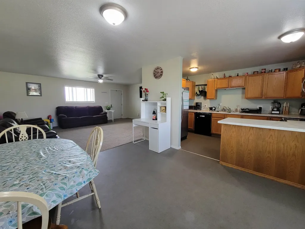 13751 N A Wellington KS 67152
