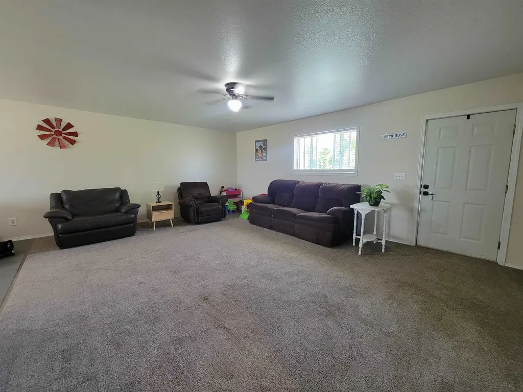 13751 N A Wellington KS 67152