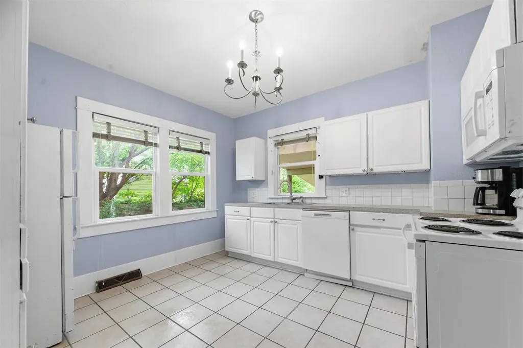 1631 N Fairview Wichita KS 67203