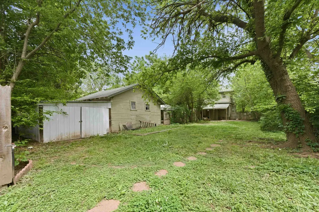 1631 N Fairview Wichita KS 67203