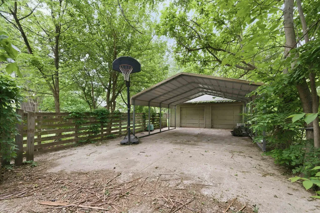 1631 N Fairview Wichita KS 67203