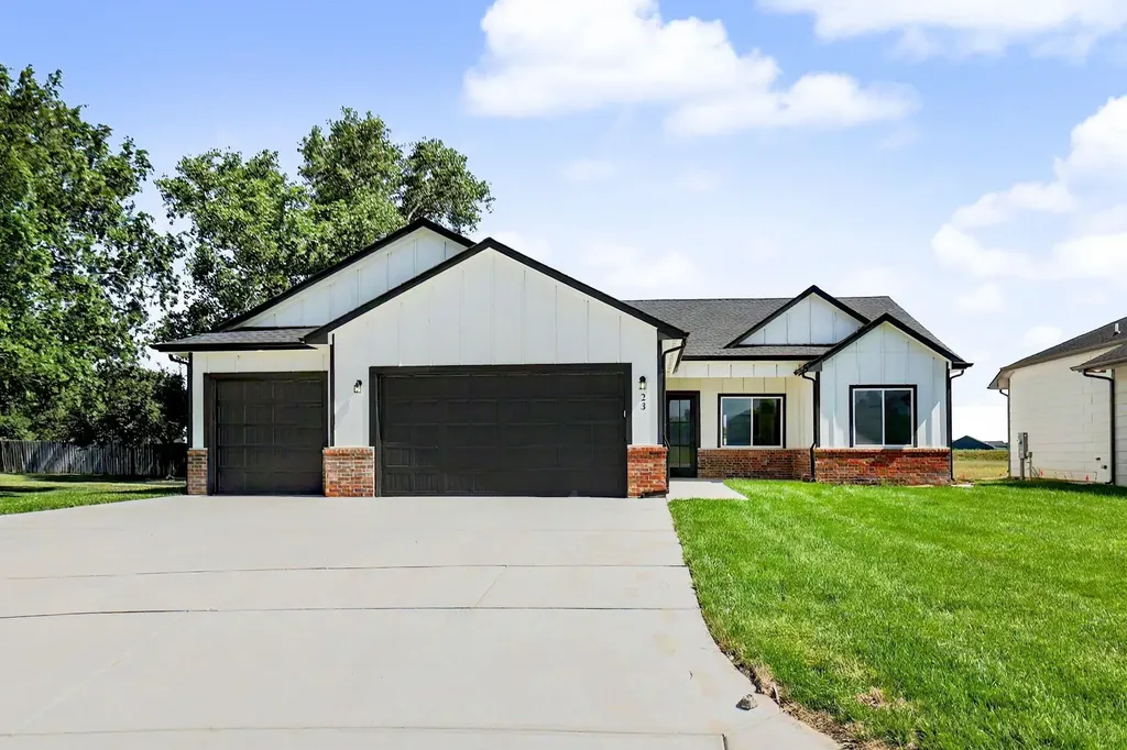23 Kingdom Court Goddard KS 67052