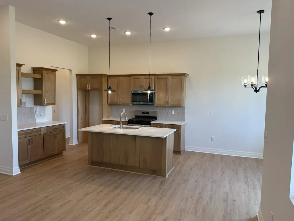 27 Kingdom Court Goddard KS 67052