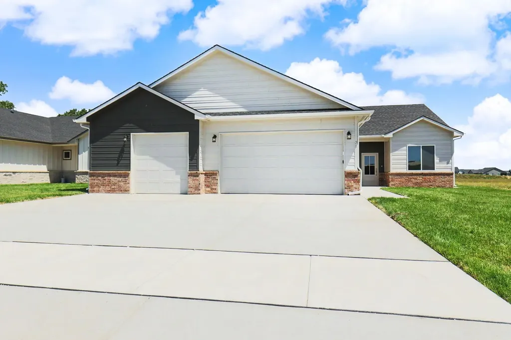 31 Kingdom Creek Goddard KS 67052