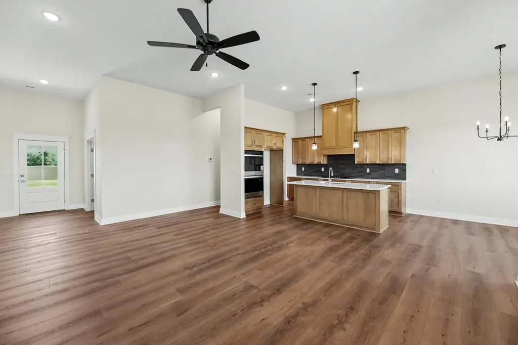 31 Kingdom Creek Goddard KS 67052