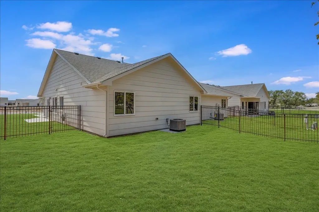 1737-1739 S Limuel Street Wichita KS 67205