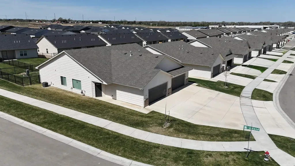 1737-1739 S Limuel Street Wichita KS 67205