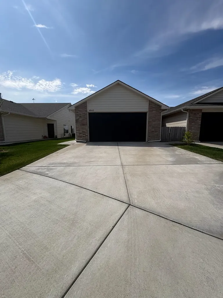6843-6845 W Kollmeyer Wichita KS 67205
