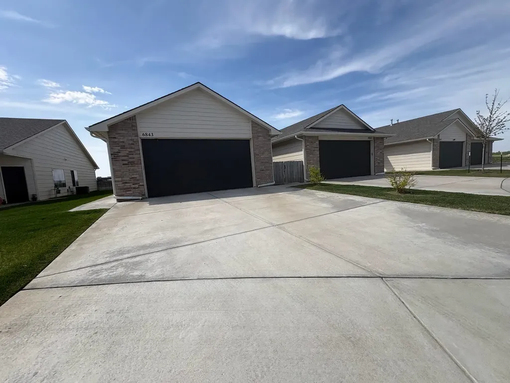 6843-6845 W Kollmeyer Wichita KS 67205