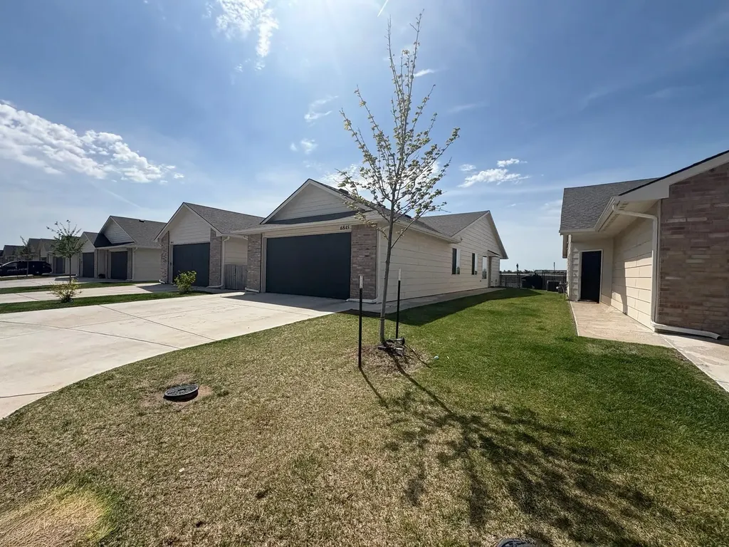 6843-6845 W Kollmeyer Wichita KS 67205