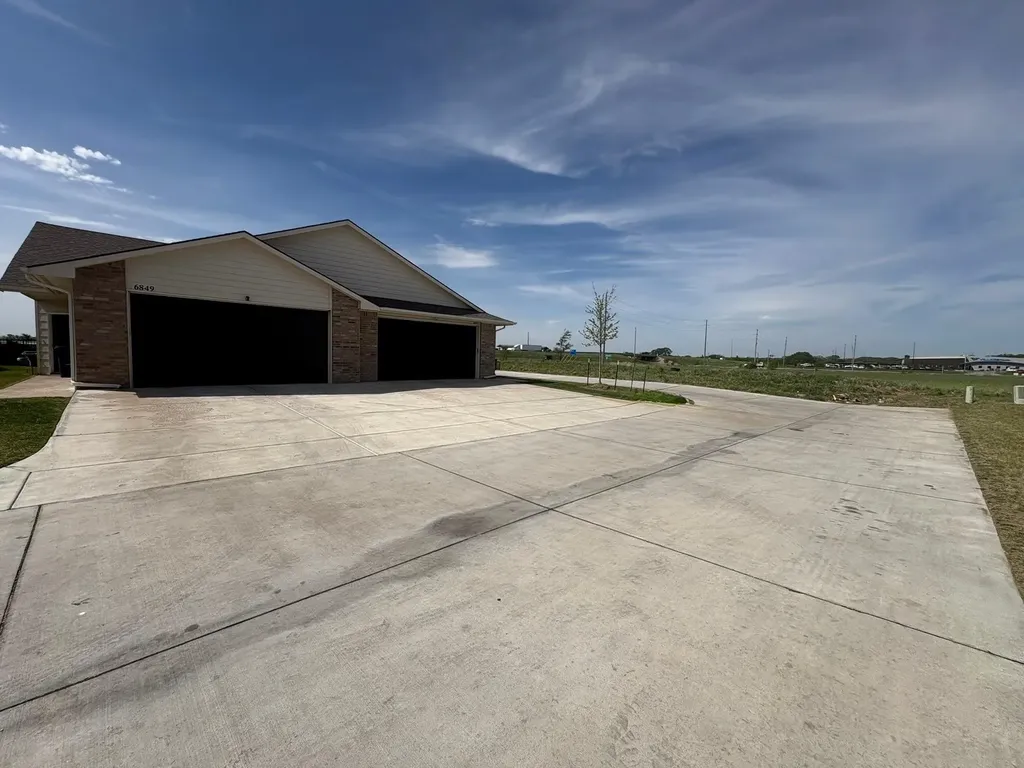 6849-6851 W Kollmeyer Wichita KS 67205
