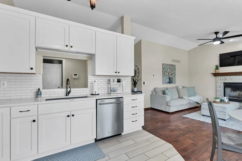 1910 N Nickelton Court Wichita KS 67235