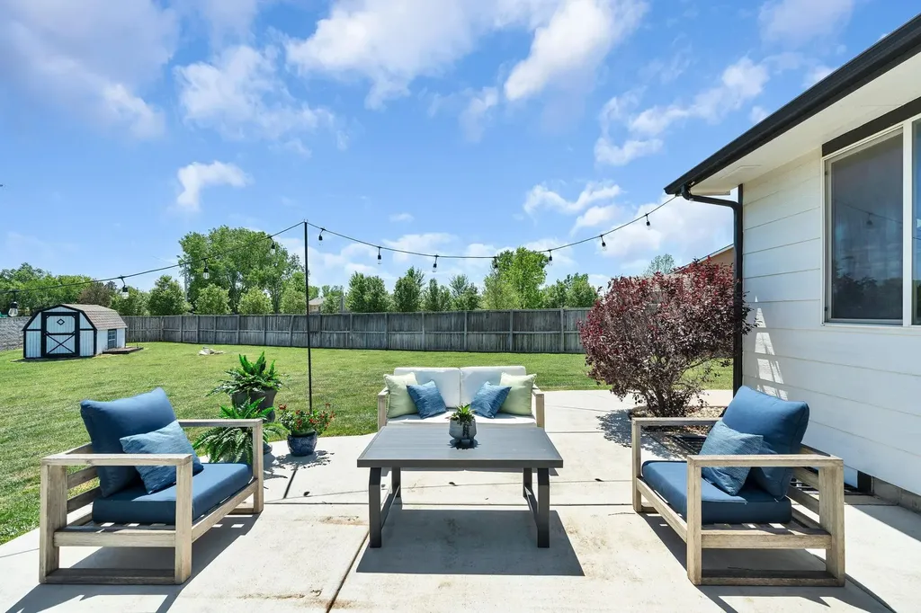 1910 N Nickelton Court Wichita KS 67235