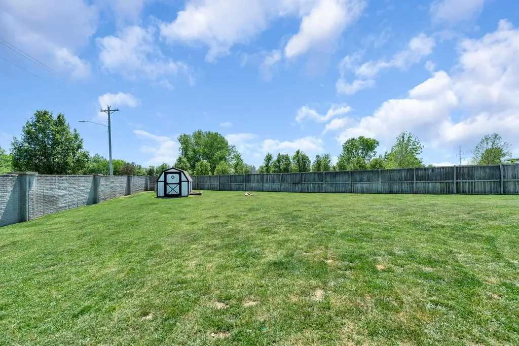 1910 N Nickelton Court Wichita KS 67235