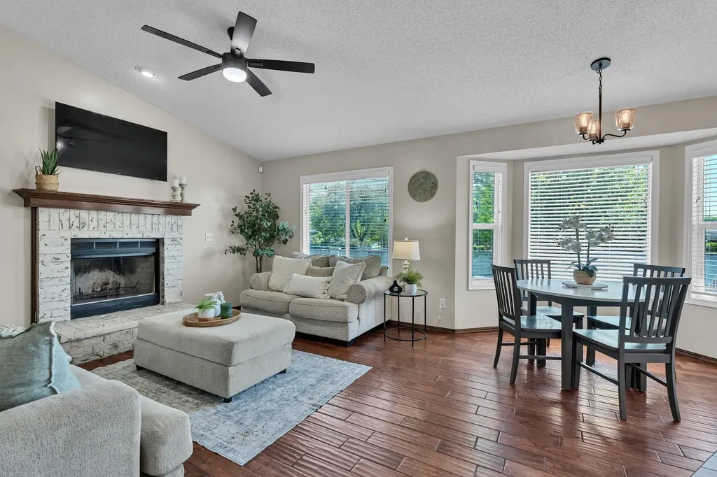 1910 N Nickelton Court Wichita KS 67235