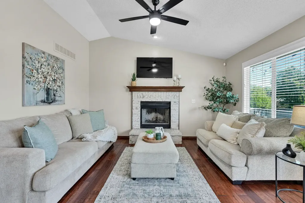 1910 N Nickelton Court Wichita KS 67235