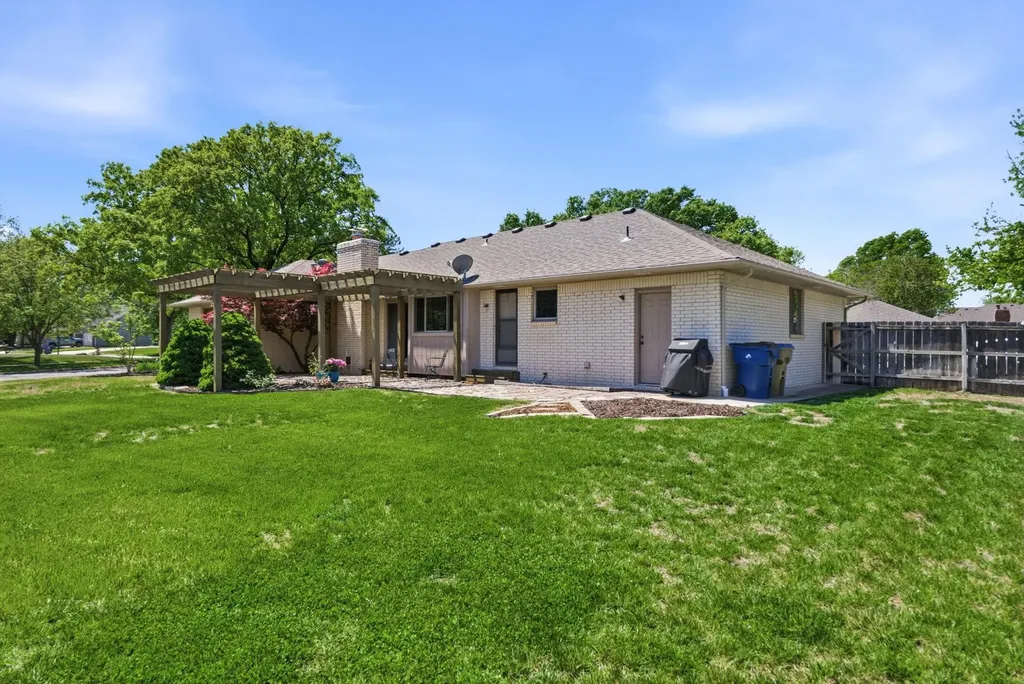 2308 N Longwood Wichita KS 67226