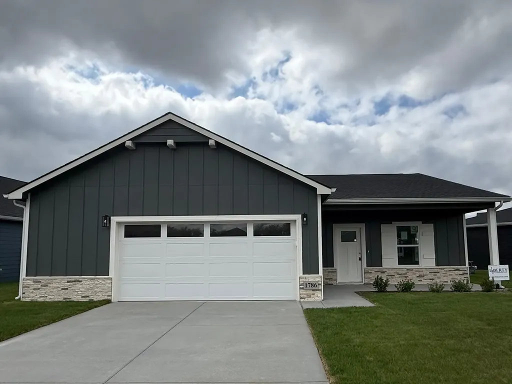 1786 W Redbud Lane Goddard KS 67052